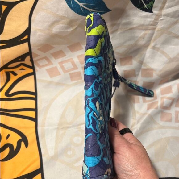 Vera Bradley Quilted Katalina Blues Wristlet Wallet - Picture 6 of 11